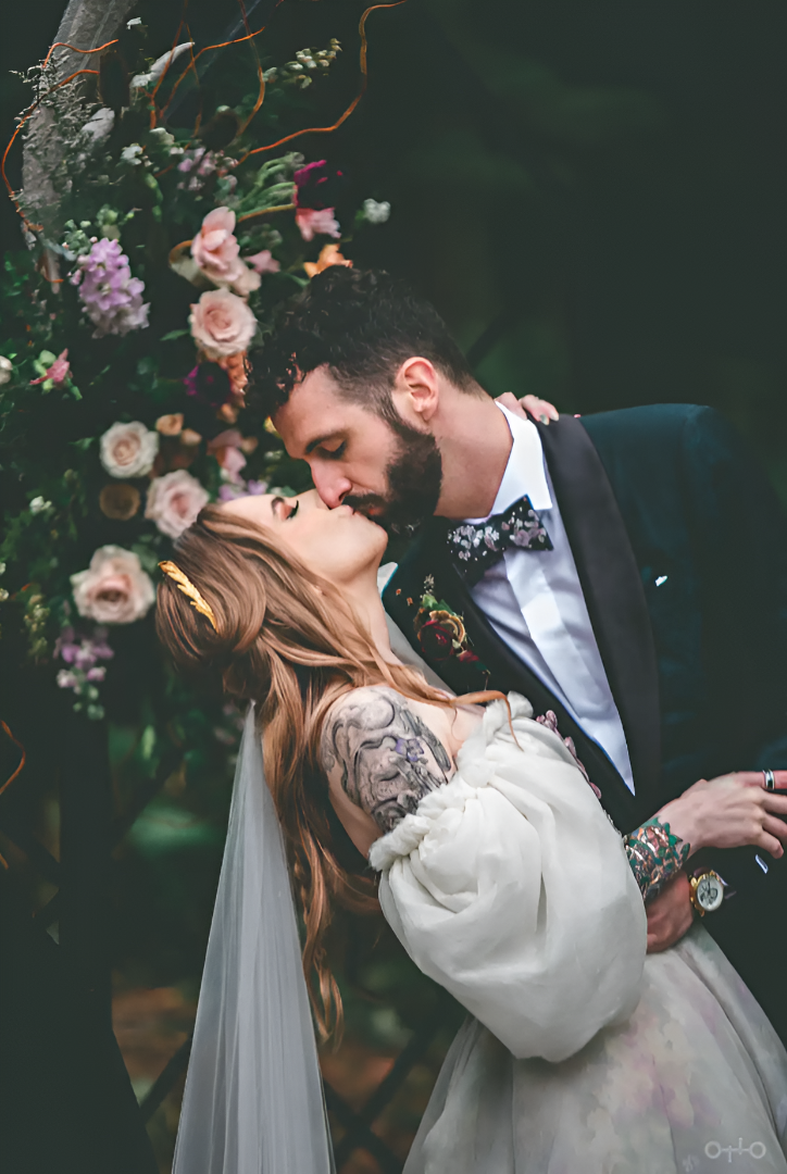 Florist and plant-based business ideas for free spirits, neurodivergent creatives, and soft life seekers. Design floral arrangements, curate gardens, or build a mindful flower brand from home. Great path for introverts who love nature and peace.

